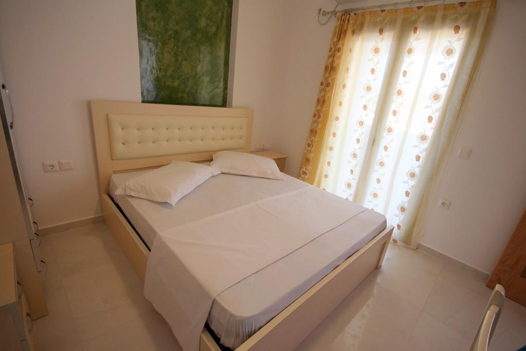 Mihal Suites Саранда Экстерьер фото